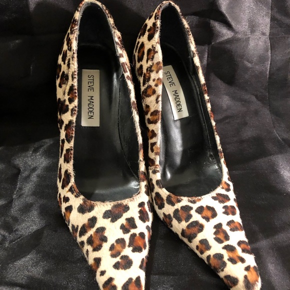 Steve Madden leather Leopard print w/ gold heels. - Picture 5 of 5